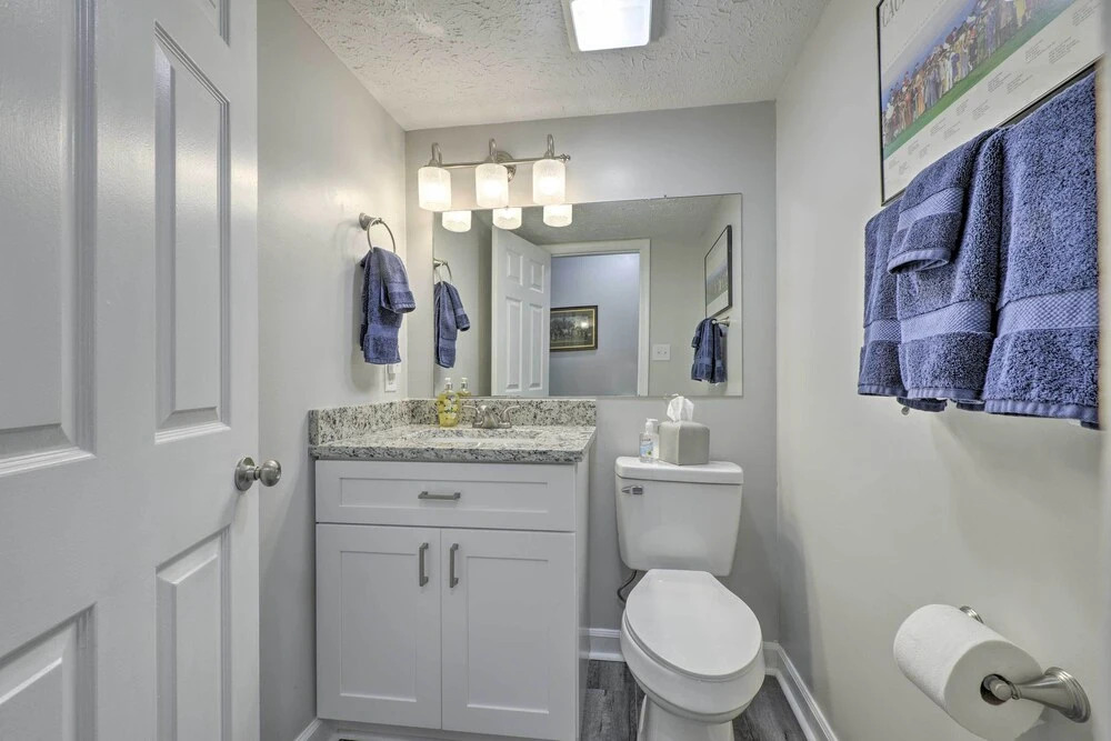 Charming Southern Pines Abode - Walk to Dtwn!