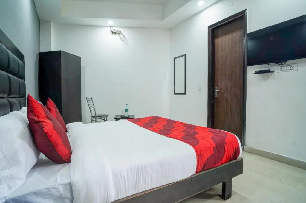 Red Snapper Hotel