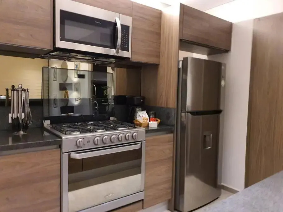 Orange & Green Apartment - HP Sur