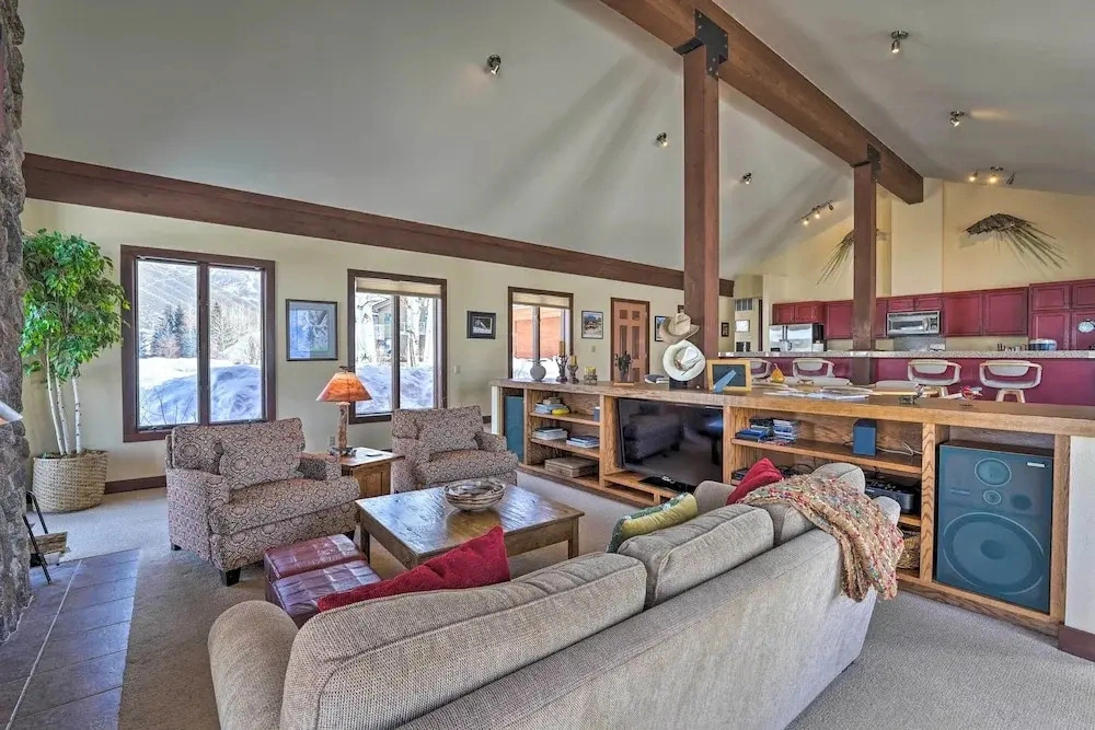Unique Mountain Escape w/ 2 Decks < 2 Mi to Skiing