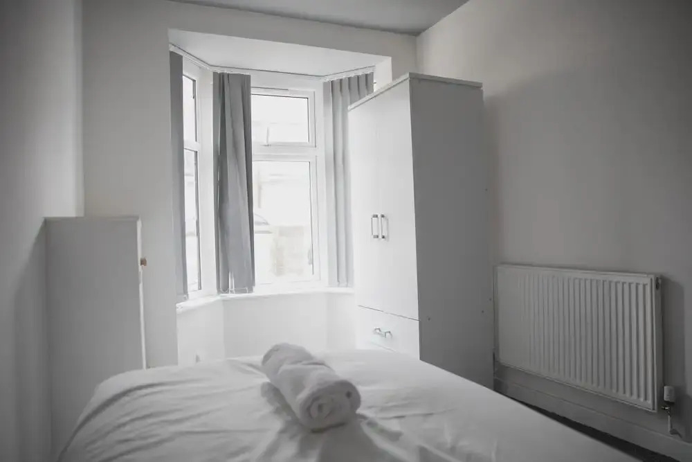 Room in Guest Room - Cheerful Big Room in Leicester