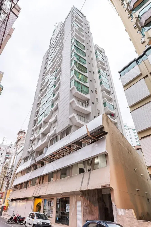 Sea View apt 130m From the Beach in BC Erg605