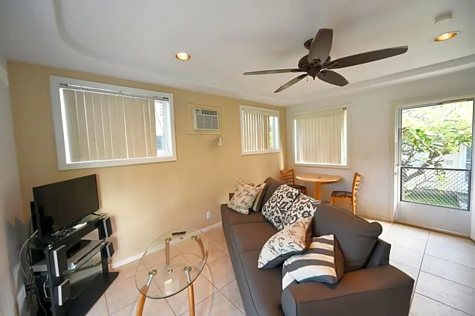 de Harne LLC Beach Cottages