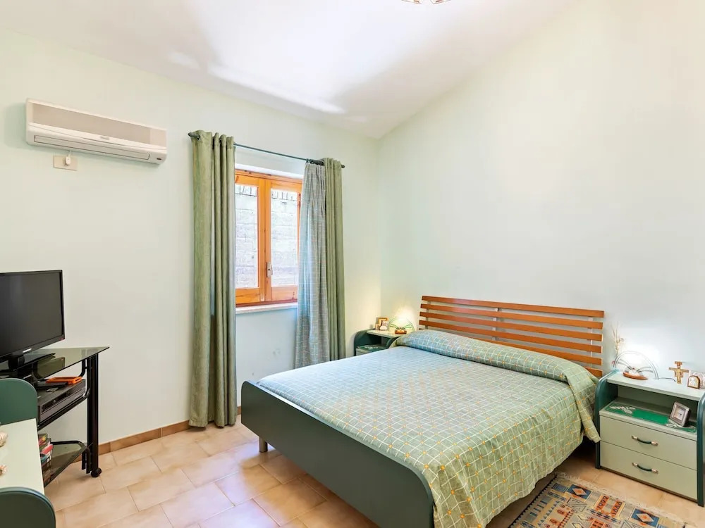 Lovely Villa in Messina near Sea Beach