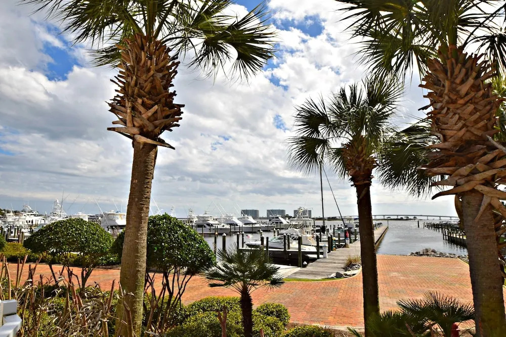 The Moorings 107 3 Bedrooms 3 Bathrooms Condo