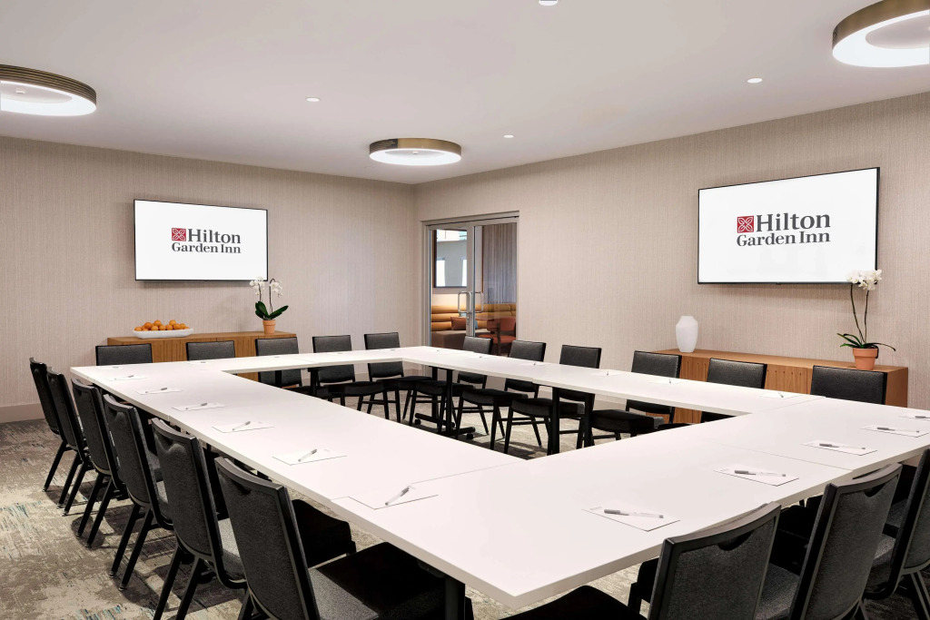 Отель Hilton Garden Inn LAX Los Angeles Airport