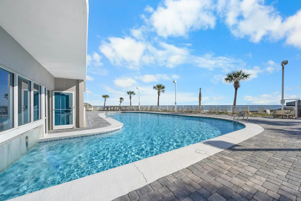 Tradewinds 1303