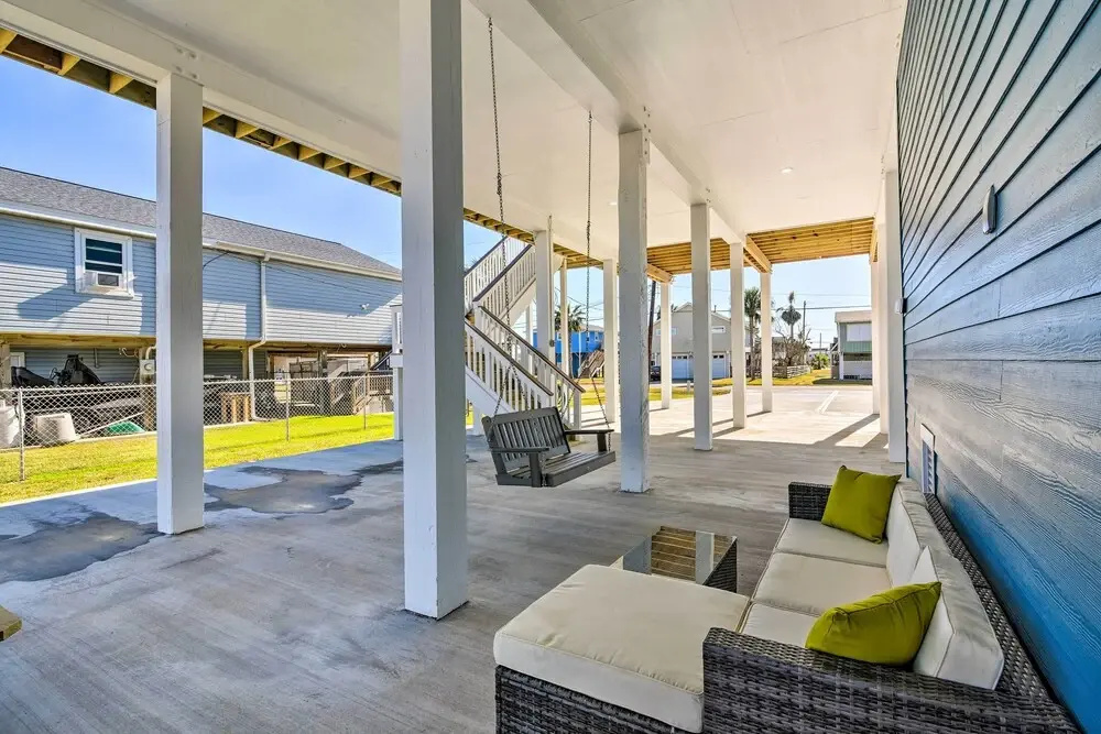 < 1 Mi to Coast: Jamaica Beach Home w/ Pool Access
