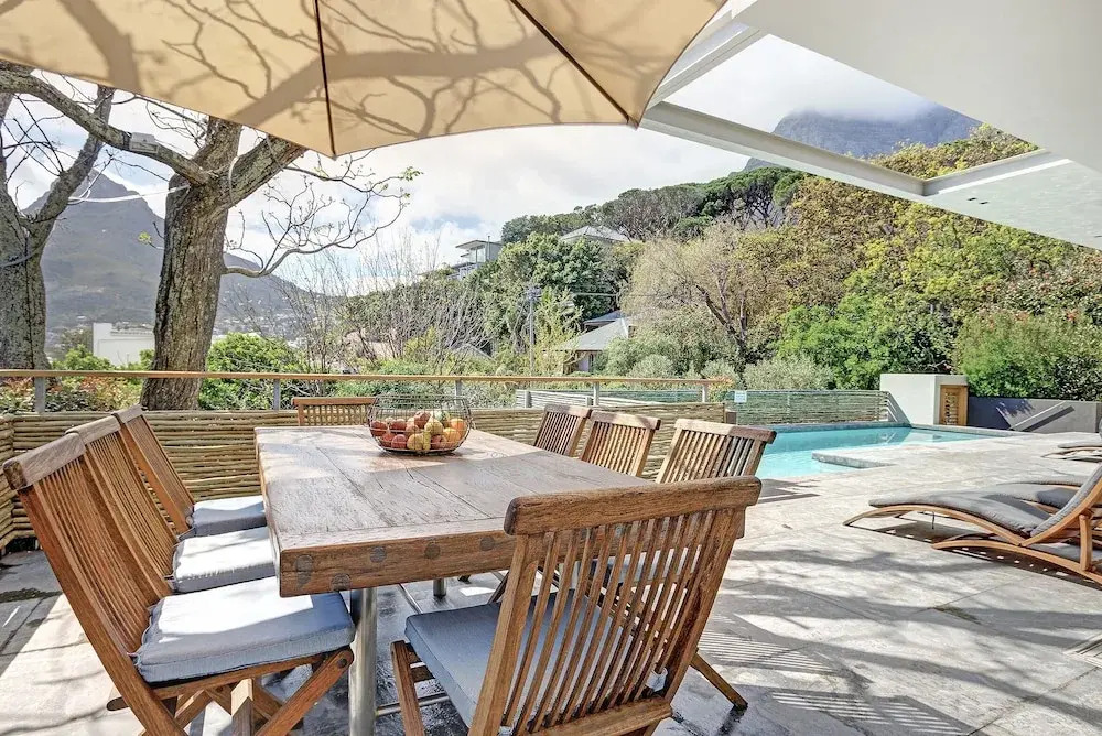 Luxury 5-star Private 4-bed Villa With Pool and Views Close to Camps Bay Beach