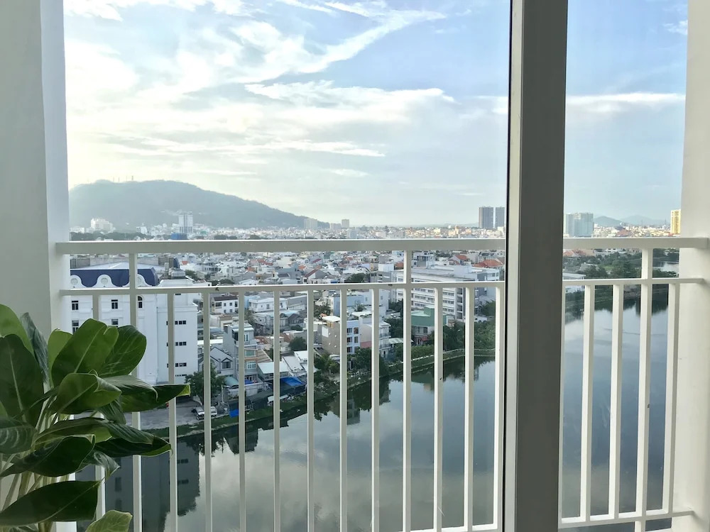 Diamond Sea Apartment