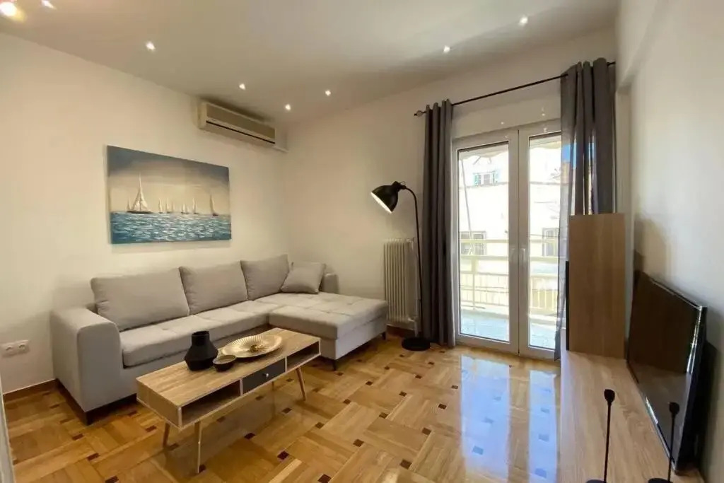 Two Bedroom Stylish Suite In Centre for an Athens Gateaway