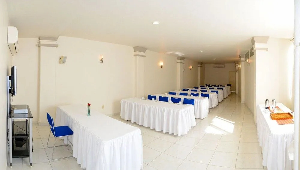 Real Avenida Hotel
