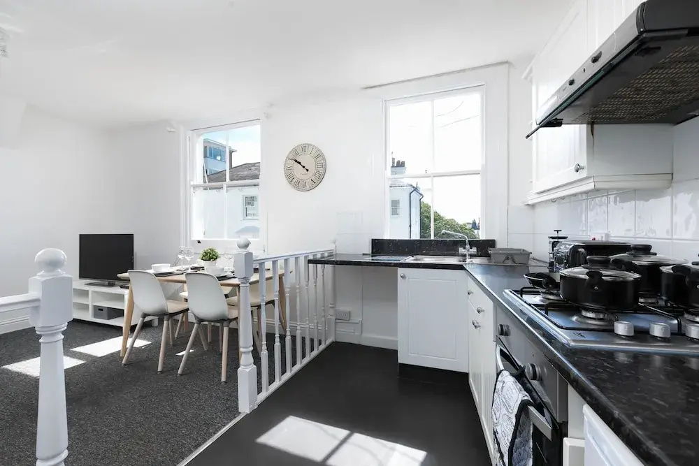 Clifton Place with Outside Terrace - Guest Homes
