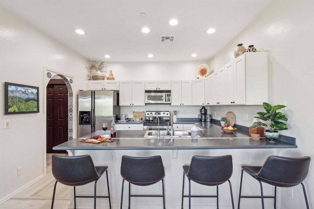 Scottsdale - 12050 N Panorama Dr #208