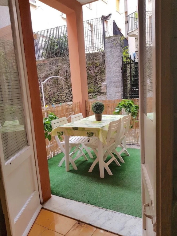 Marcos Love Nest