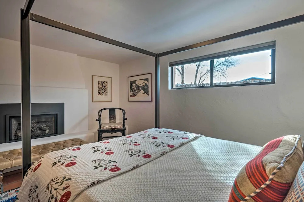 Adobe House w/ Patio - Walk to Dtwn Plaza & Shops!