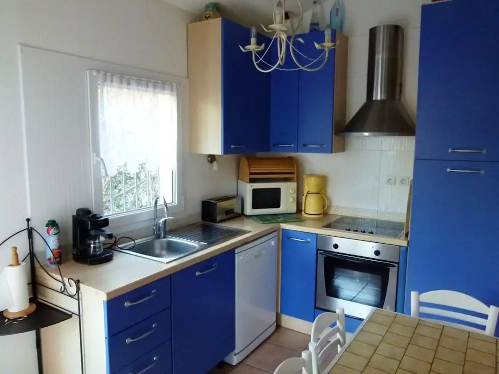 House with 3 Bedrooms in Sainte-Maxime, with Wonderful Mountain View, Enclosed Garden And Wifi - 200 M From the Beach