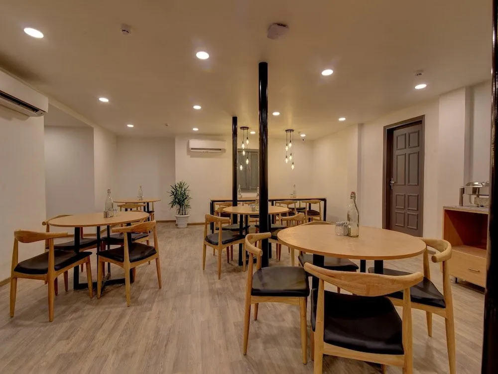 OYO Townhouse 117 Punjabi Bagh