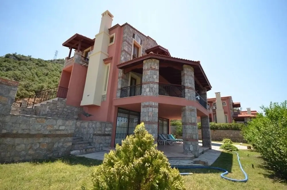 Villa Lotus