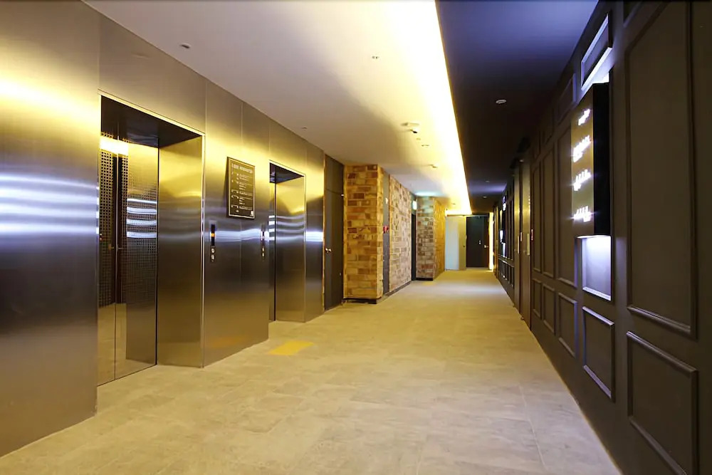 Hotel Moon