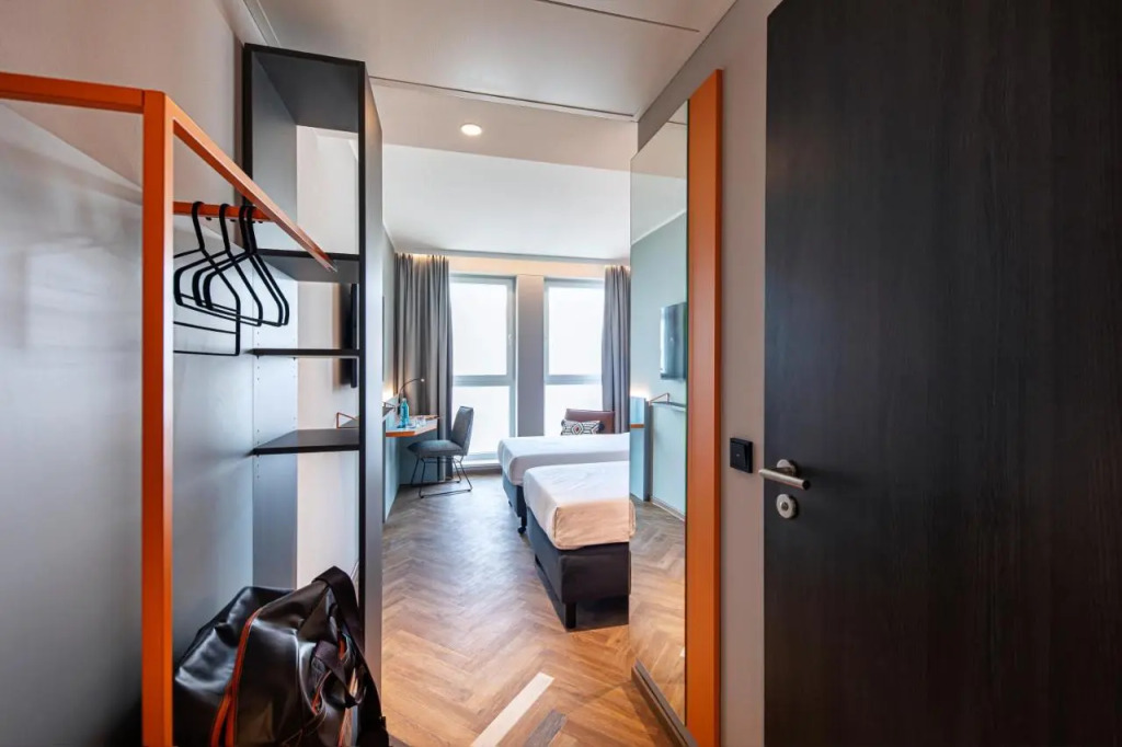 LOGINN Hotel Köln Airport