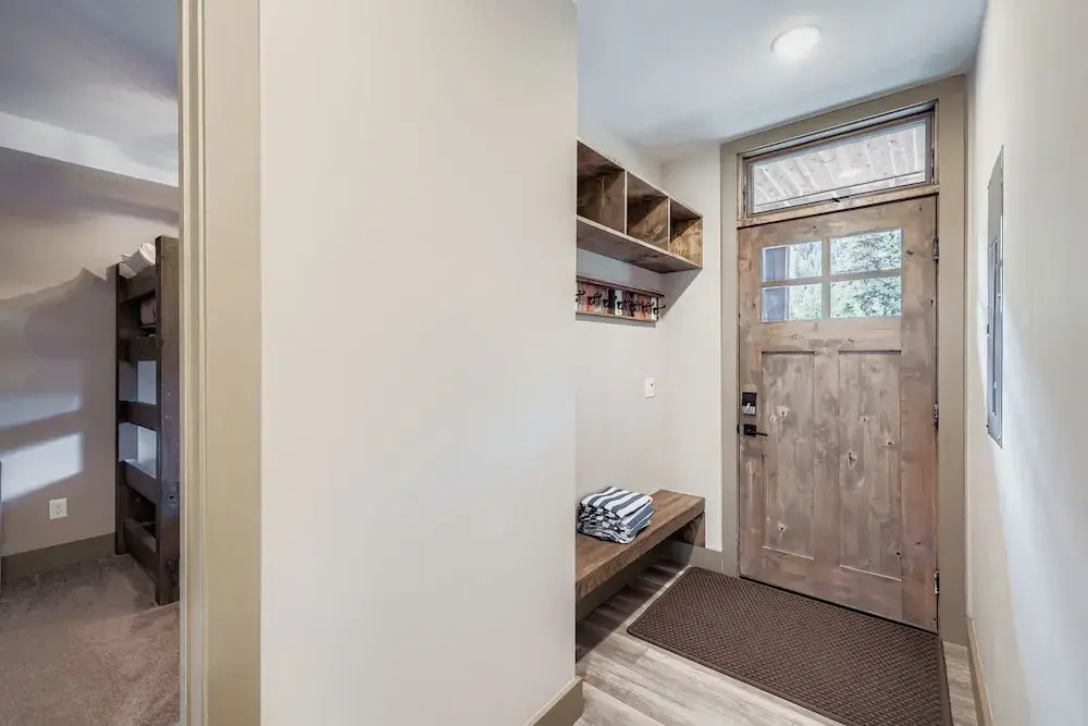 1820 The Seasons 1 Bedroom Condo