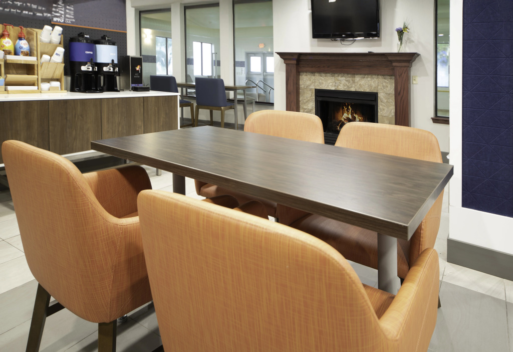 Holiday Inn Express Hotel & Suites St. Charles by IHG