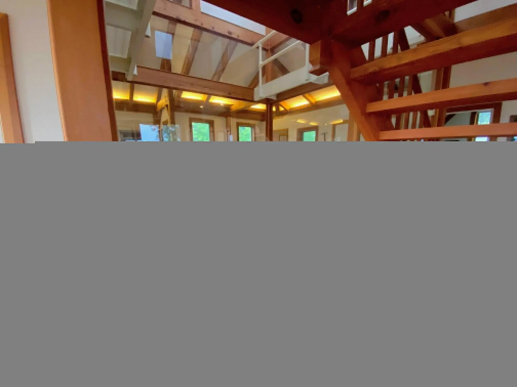NEW!! Stunning home with breathtaking views, outdoor cedar sauna, great location!