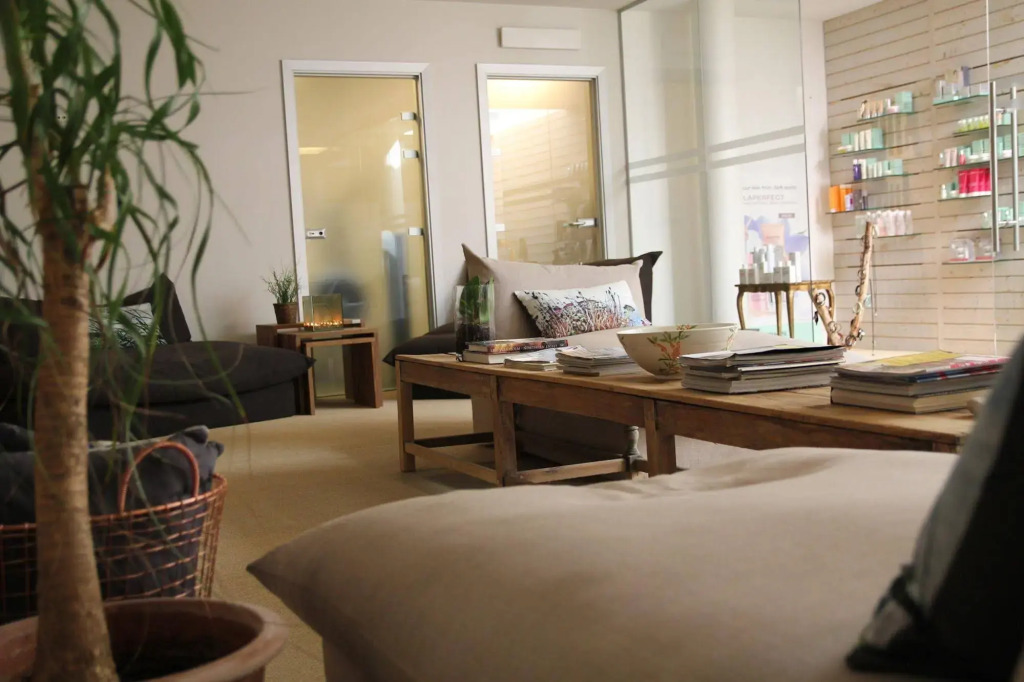 Ruths Hotel