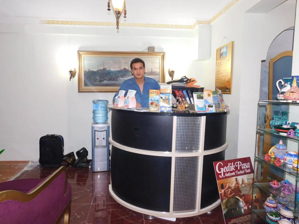 Ast Hotel