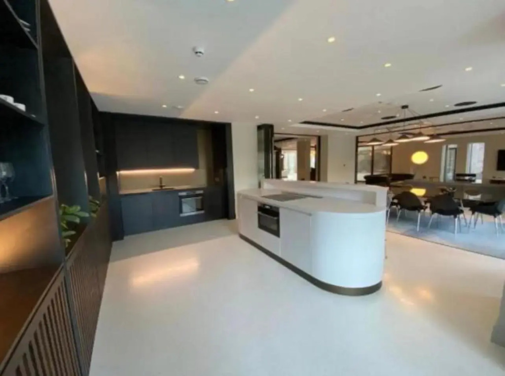 Brand New Luxury Manchester City Centre 2 Bed Apartment Skyline Views