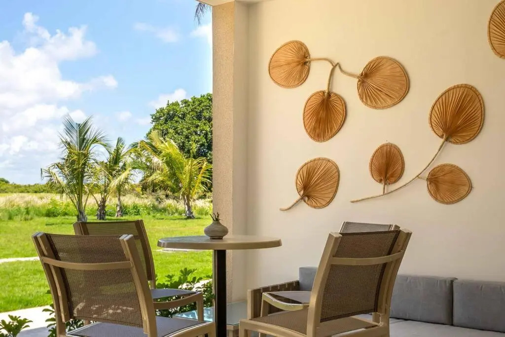 Luxury 2BR Pool & Golf View at Cana Pearl