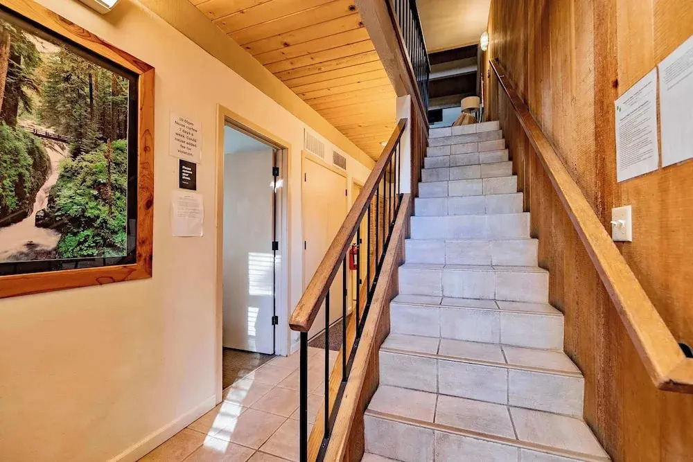 Creekside Chalet, Stay for 6