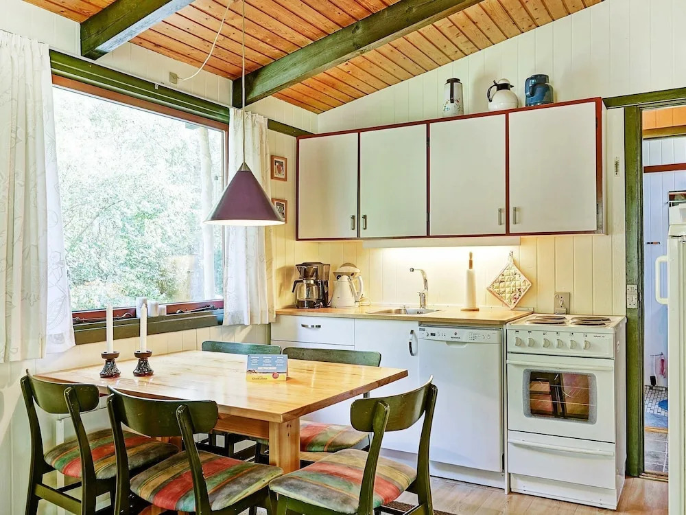 Well-furnished Holiday Home Nearby a Recreational Lake