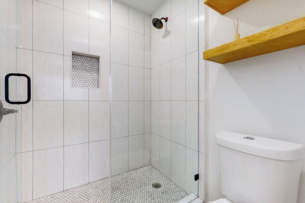 High-end 2br, Resort Perks: Suntide III - Unit 107