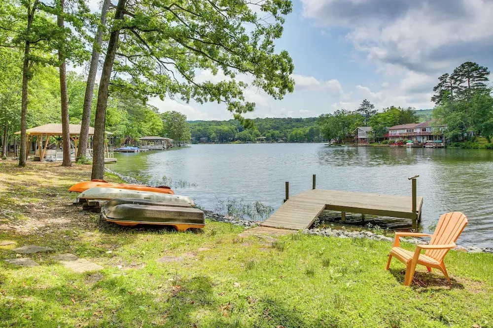 Scenic Studio on Lake Desoto w/ Patio!