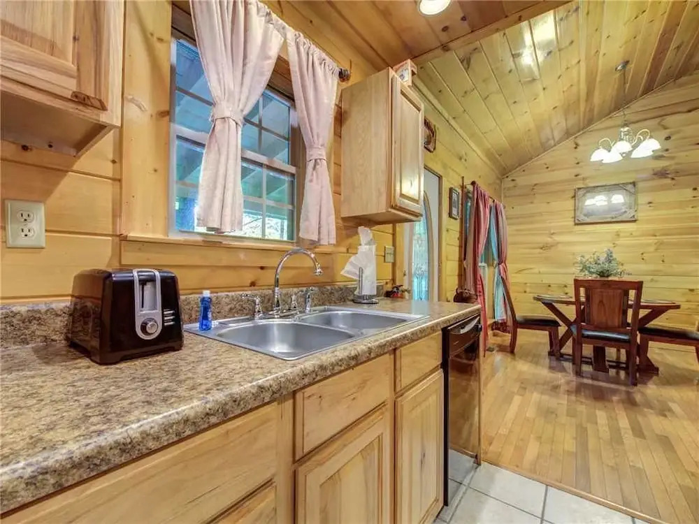 Love Shack - One Bedroom Cabin