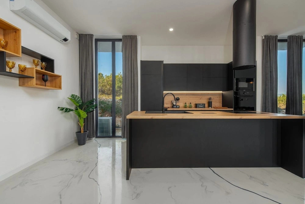 Modern Villa Porta in Novalja