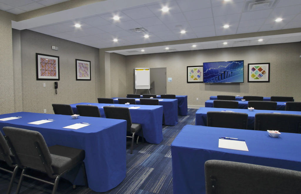 Holiday Inn Express & Suites - Lake Charles South Casino Area by IHG