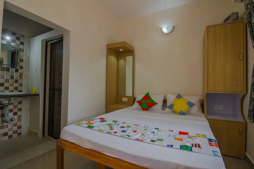 OYO 17244 Home Sunset View Stay Anjuna Beach