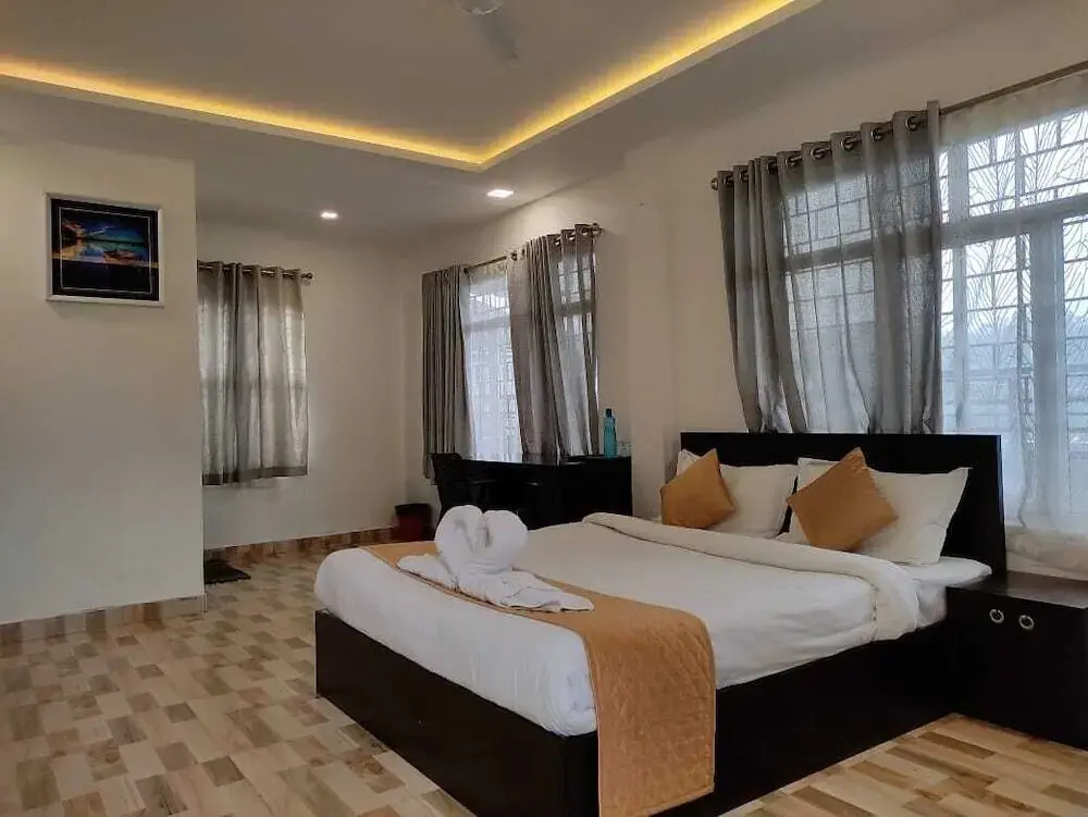 7 Malai Residency