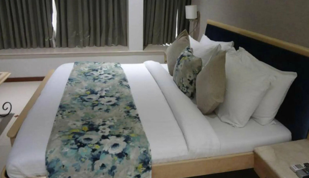 Hotel Suncity Apollo - Gateway Of India