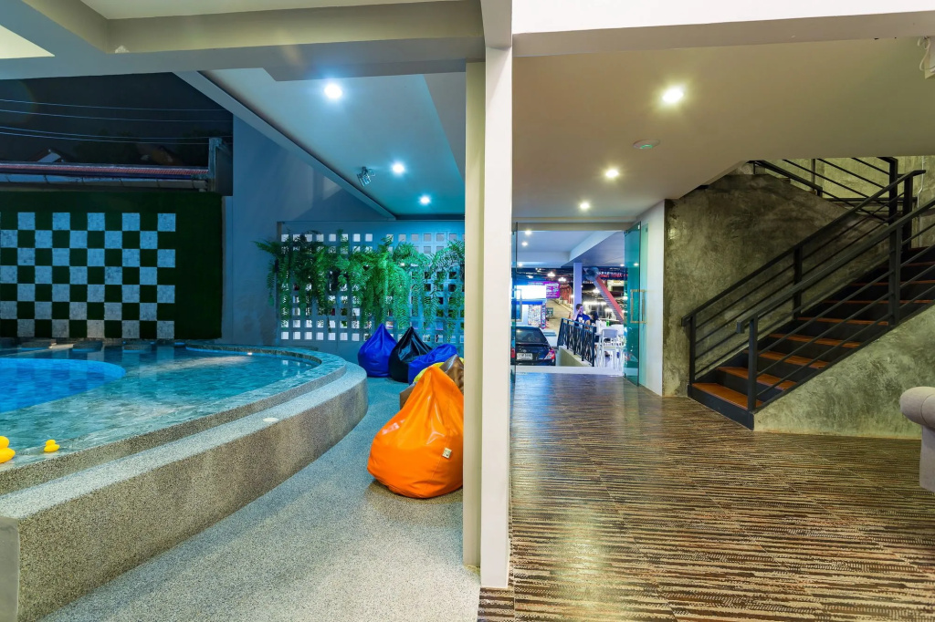 OneLoft Hotel