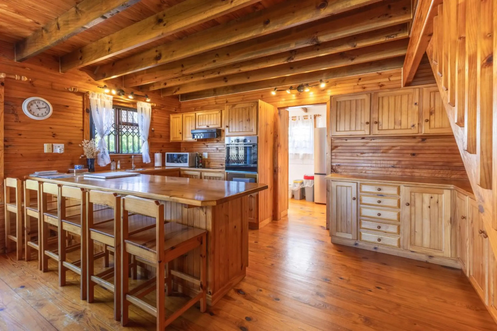 Lark House, Peaceful Mountain Home with Views over False Bay