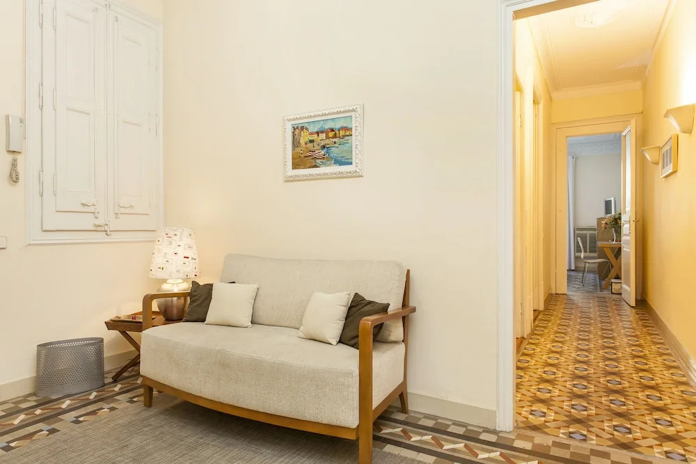 1402 - Elegant City Centre Apartment