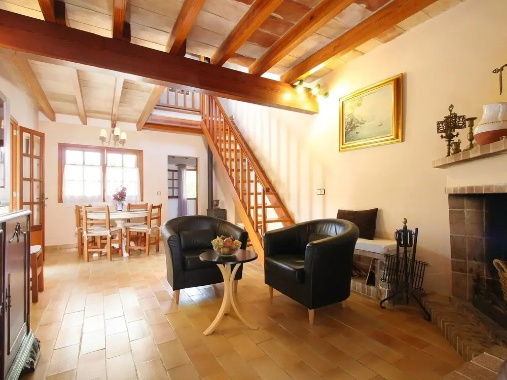 Cozy House Surrounded by Forest With Private Pool, 7 km From the sea
