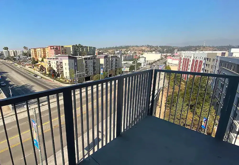 Stylish 2BR Family Apartment by Dtla