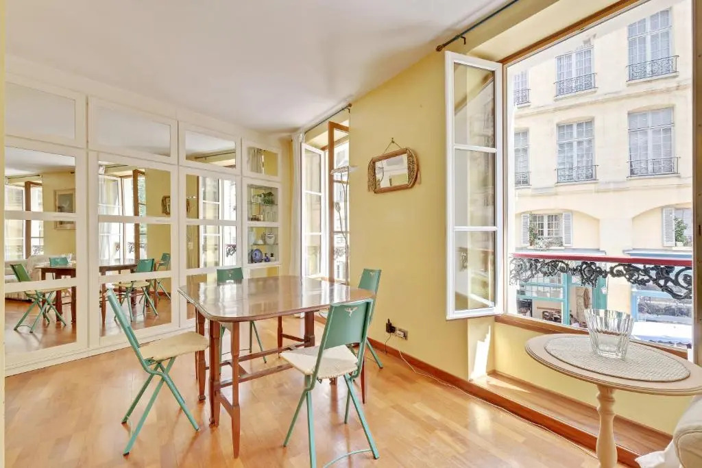 Panthéon cosy studio apartment