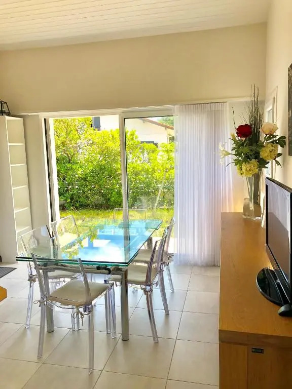 Villa La Plage Pour 7 Personnes A Proximite Du Port De Plaisance