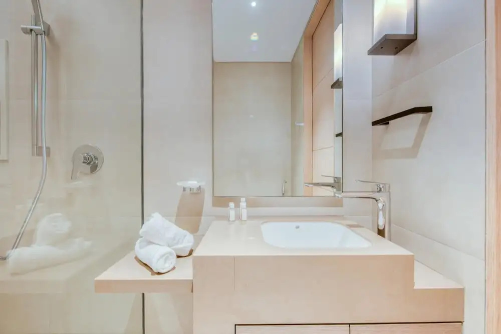 Werova - Sea View 3BR with Hotel Facilities Access